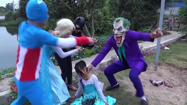 Человек-паук автомобиль игрушки летающие над водой! Эльза против Джокера, женщин-кошек, семейного отдыха супергерой шалости