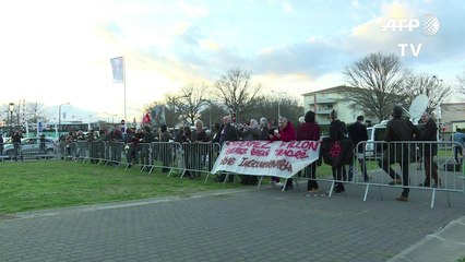Concert de casseroles pour Fillon à Nïmes