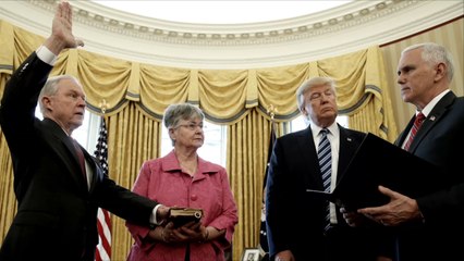 العدل الأميركية تقر باتصال الوزير بمسؤولين روس