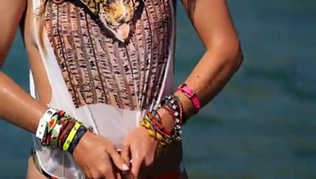 1000 images par seconde de superbes filles en maillot de bain