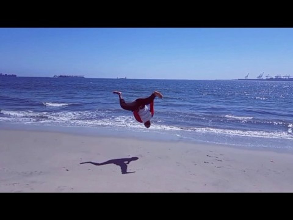 Man Demonstrates Frankly Insane Gymnastics Skills