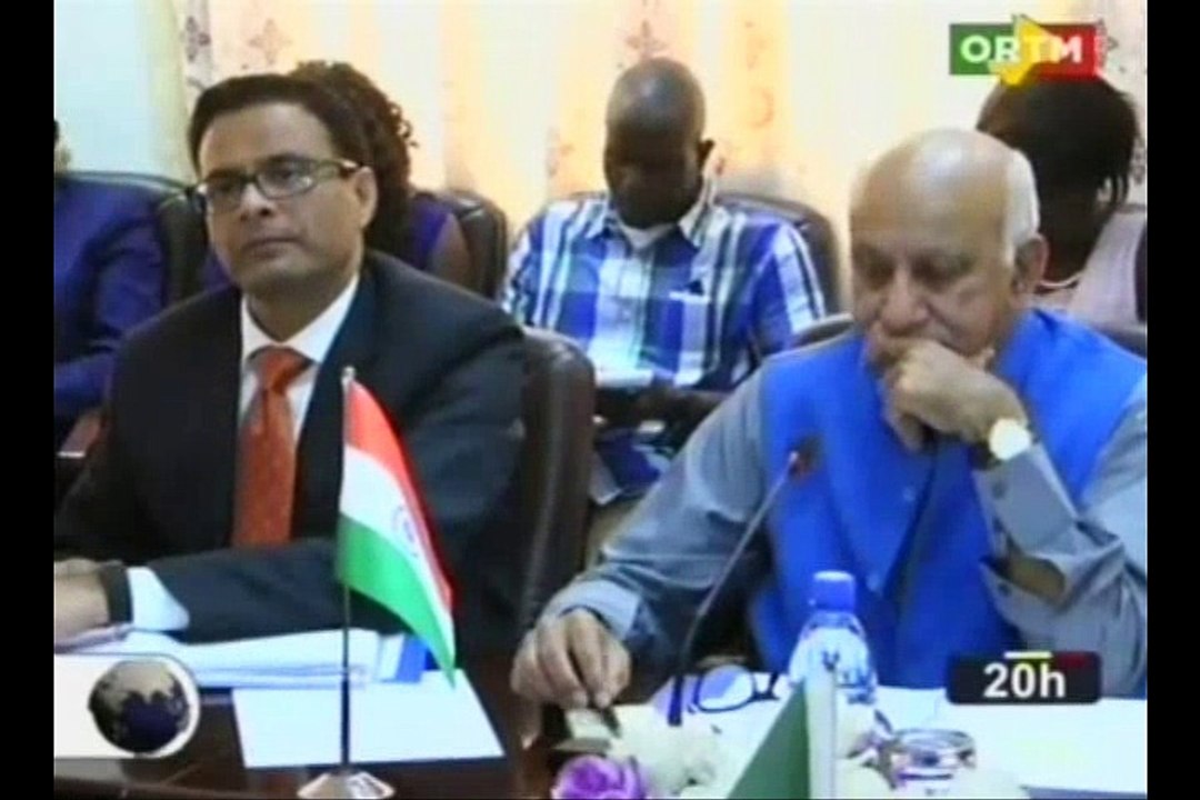 Coopération Inde-Mali - La délégation Indienne remet un chêque de plus de 250 millions de FCFA au département de la cul