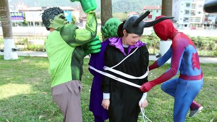 Безрассудный Джокер давит SpiderBaby замороженные elsa под машину! ж/ Человек-Паук Халк и колеса Рулевое