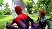 Человек-паук против призрака! Замороженные Анна против Халка! Супергерои в реальной жизни