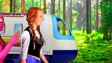 Spiderman Loses His Costume! w/ Frozen Elsa & Anna, Pink Spidergirl, Superman, Joker & Pop