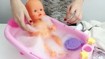 La Muñeca del bebé el Baño y el Almuerzo Nenuco Niña de Cambio de Pañales de Cómo el Baño de un Bebé de Juguete de Videos