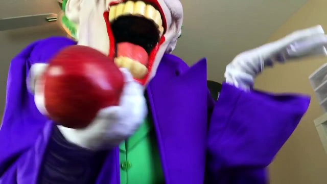 Pregnant Spidergirl Has Baby Spiderman Hulk Joker And Venom Help Deliver Spidey | Superher