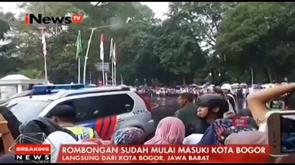 Tải video: Meski Hujan, Warga Tetap Antusias Sambut Kedatangan Raja Salman