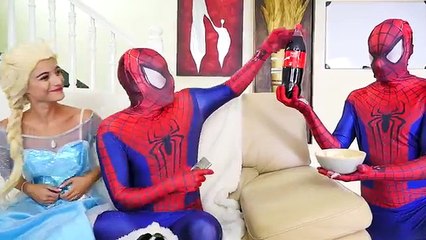 Frozen Elsa & Jack Frost Baby Bath Time and Frozen Disaster! Spiderman Twin in Real Life E