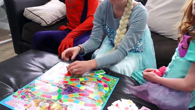 ❄️Злой Близнец Эльза!! Замороженные Эльза зло твинс малефисента против спайдермена и Ариэль маленькая