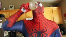Тучный Человек-паук и Человек-паук против Венома в реальной жизни снежки! | Супергеройское Кино