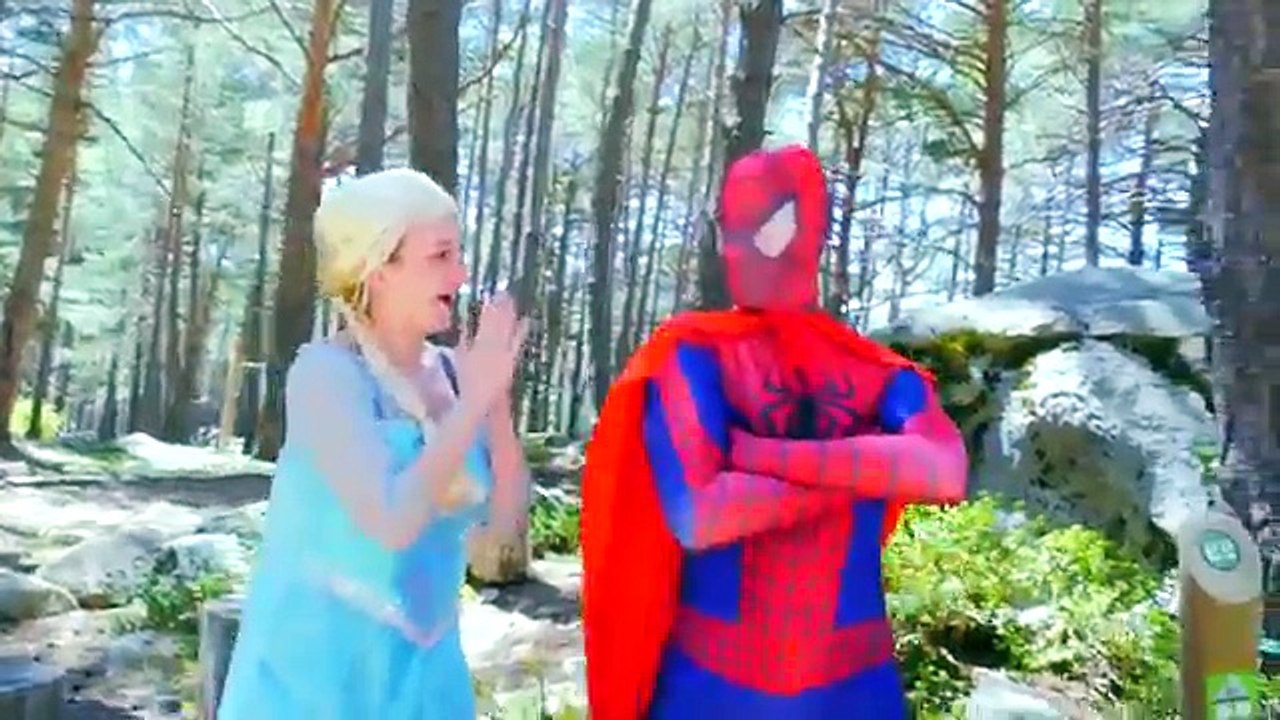 Spiderman POO COLORED BALLS with Frozen Elsa & Hulk, Rainbow Vomits - Superhero Fun In Rea
