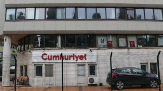 Son Dakika! Cumhuriyet Gazetesi Önünde Silah Sesleri