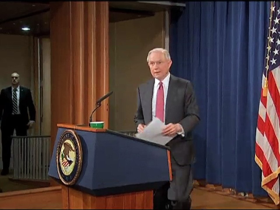 রুশ হস্তক্ষেপ বিষয়ে তদন্ত থেকে নিজেকে প্রত্যাহার করলেন জেফ সেশন্স