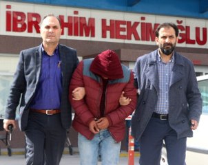 Polisin Dağıttığı Broşürleri Hatırlayan Adam, Dolandırıcıları Yakalattı