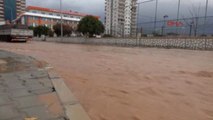 Mersin'de Şiddetli Yağış Nedeniyle Okullar Tatil Edildi-3