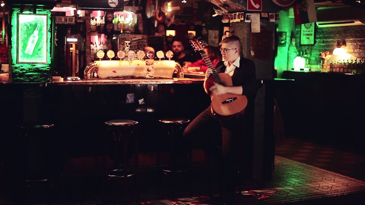 Reprise incroyable de Michael Jackson - Billie Jean en freestyle Guitare