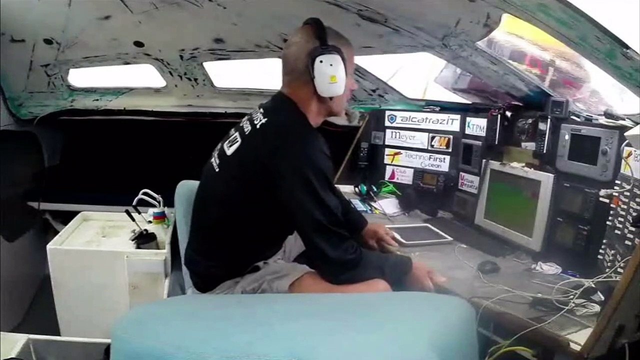 J116 : Sébastien Destremau dans des conditions casse-bateaux / Vendée Globe