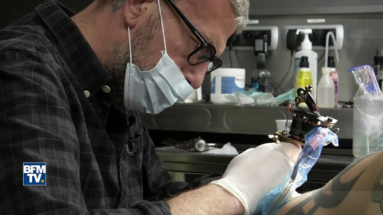 Mondial du tatouage: à quel âge se faire tatouer?