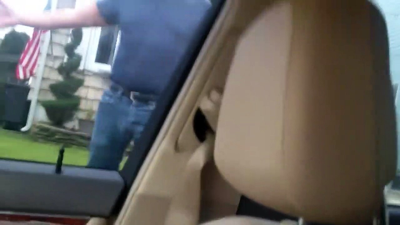 Regardez la réaction émouvante qu'à ce papa lorsqu'il découvre ce magnifique cadeau