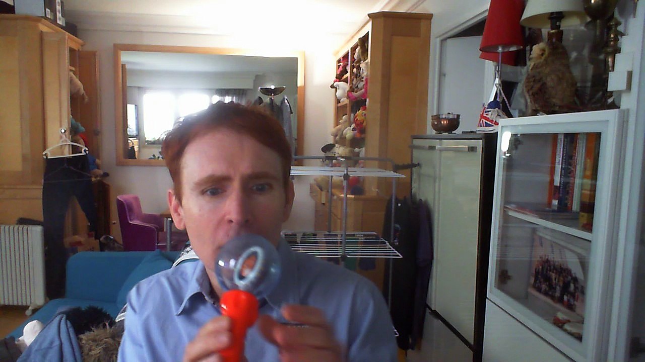 Wiwi égratigne "comme un aigle" de Michel Vedette