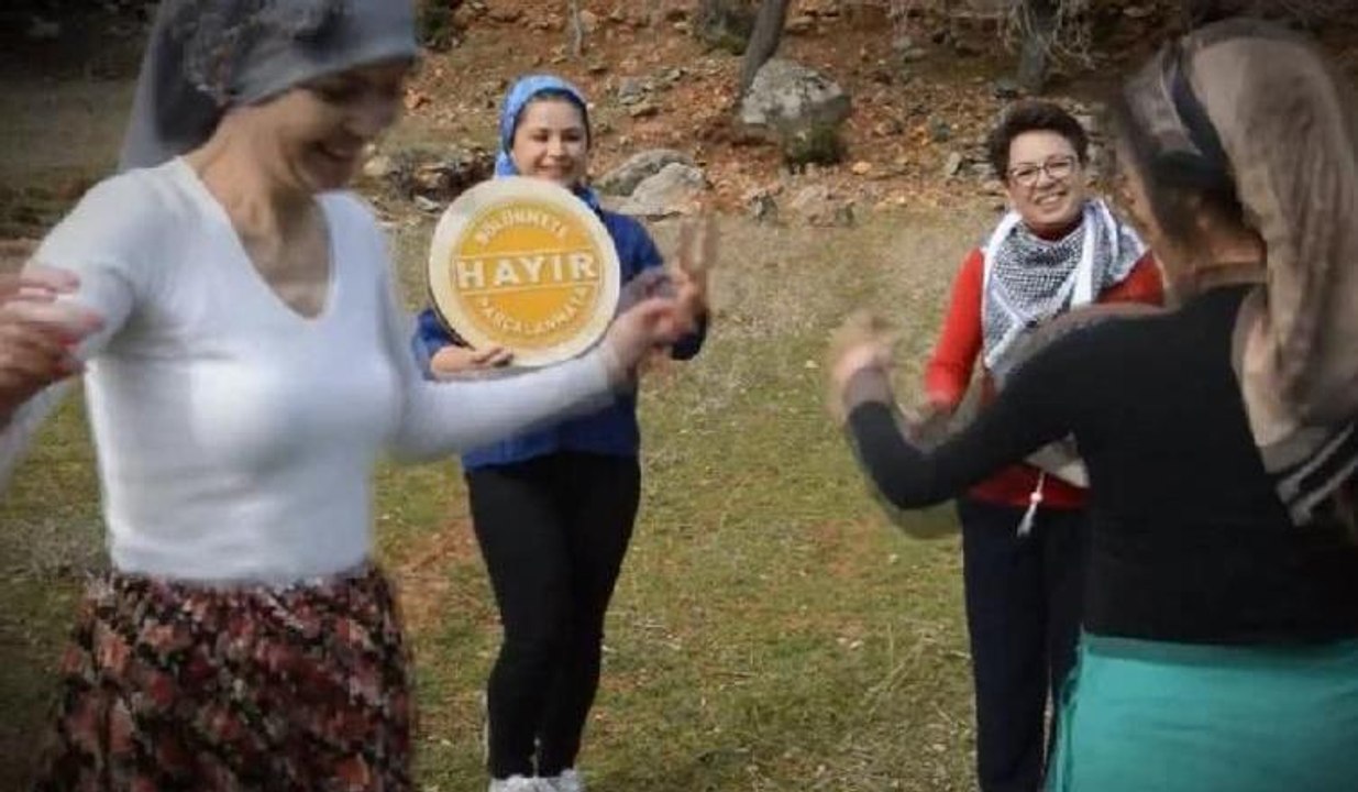 Egelilerden referandum şarkısı: 'Hayır decez gari'