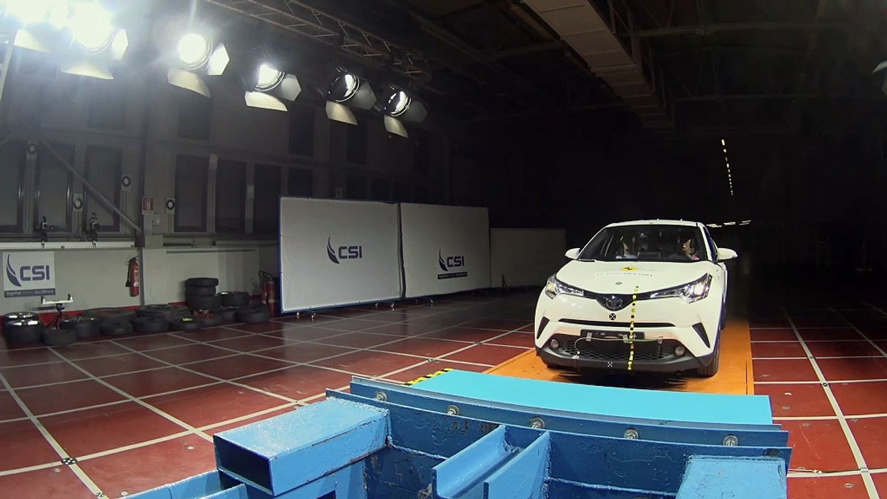 Le Toyota C-HR obtient cinq étoiles aux crash-tests Euro NCAP