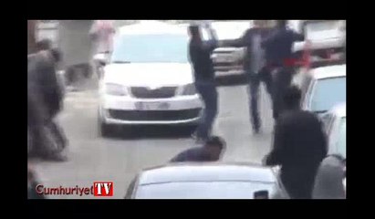 Urfa'da meydan kavgası! Bakan Yılmaz'ın korumaları müdahale etti