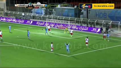 اللاعب المصري شريف حازم مدافع الوحدة يتسبب فى حالة جدلية فى مباراة فريقه امام الباطن بدوري السعودي