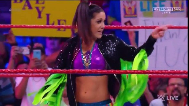 FULL MATCH Charlotte Flair vs Bayley - RAW Womens Championship Match - RAW 13/2/17