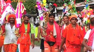 Kanwad Uthaye Chalo Shankar Ke Dwar (Shiv Bhajan) _ Le ke Chalo Re Kanwariya
