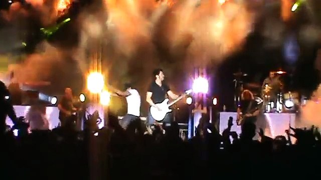Luke Bryan - Country Girl (Shake it for Me) (Part 13) Live