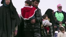 المدنيون يواصلون النزوح من الجانب الغربي للموصل
