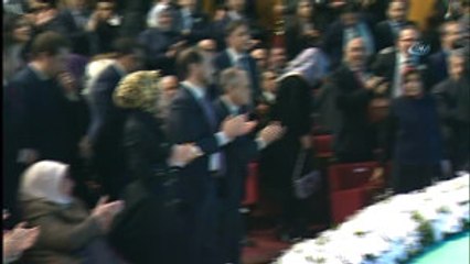 Başbakan Yıldırım, Ödülünü Cumhurbaşkanı Erdoğan'ın Elinden Aldı