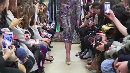 Fashion Week: défilé Neith Nyer dans une friperie à Paris
