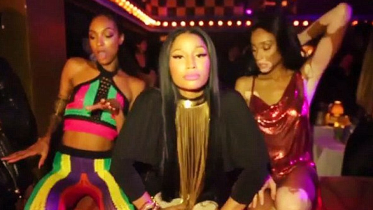 Nicki Minaj Twerks to Drake in Paris