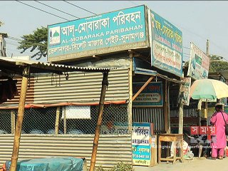 নরসিংদীতে ঢাকা-সিলেট মহাসড়কের পাশে অবৈধ স্থাপনা