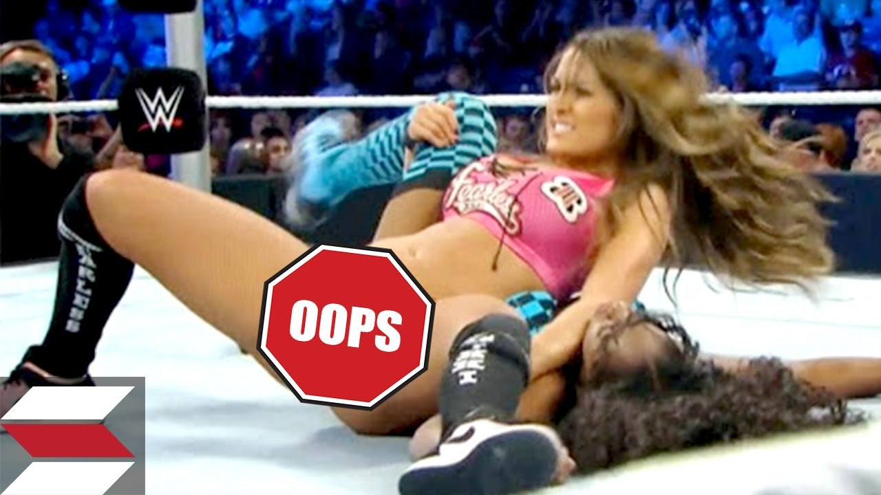 Ten 10 Shocking amazing WWE Divas Wardrobe Malfunctio