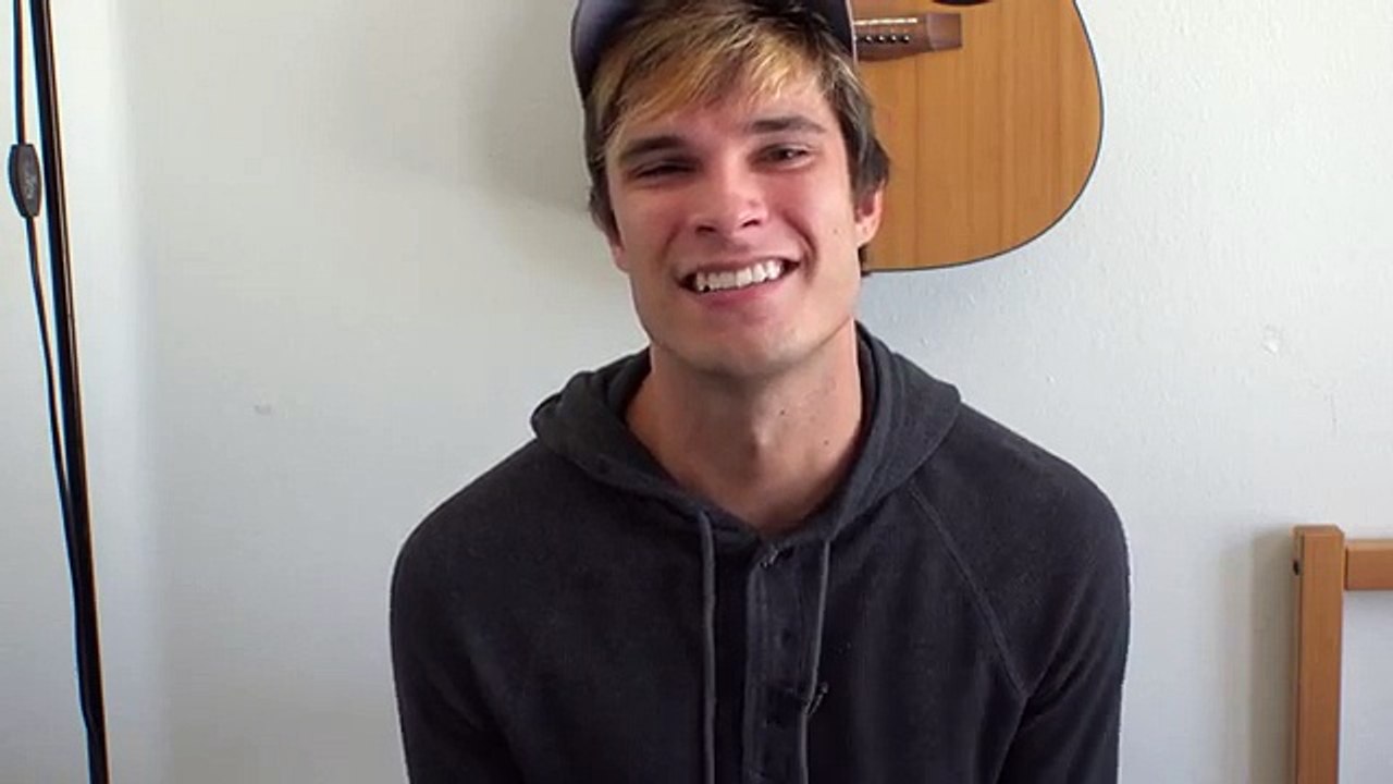 Pranking CHEATING GIRLFRIEND Lyric Prank - Shawn Mendes Treat You Bettero