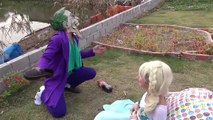 Джокер против женщин-кошек вор гигантские сюрприз яйца Эльза против Спайдермена детские смешные видео superhe