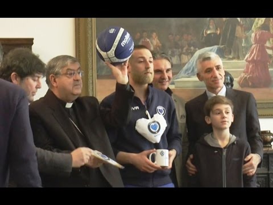 Cuore Napoli Basket, la benedizione del cardinale Sepe prima delle Final Eight (03.03.17)