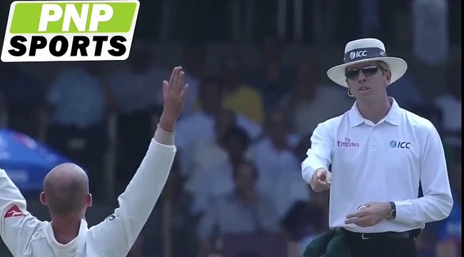 Virat Kohli shoulders arms and dismissed ... AGAIN!