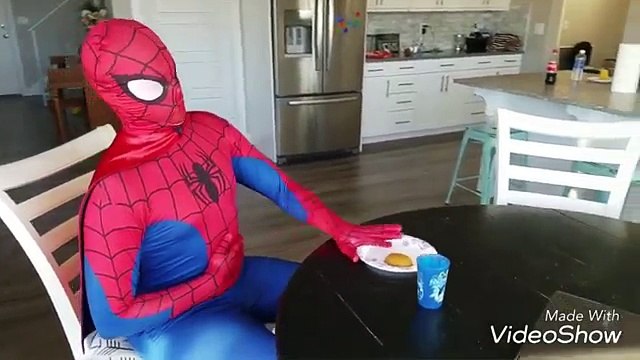 Congelados Elsa Hulk CACA Broma! w/ Spiderman Joker Muñeca Rapunzel Blanco de la Nieve de Superman IRL