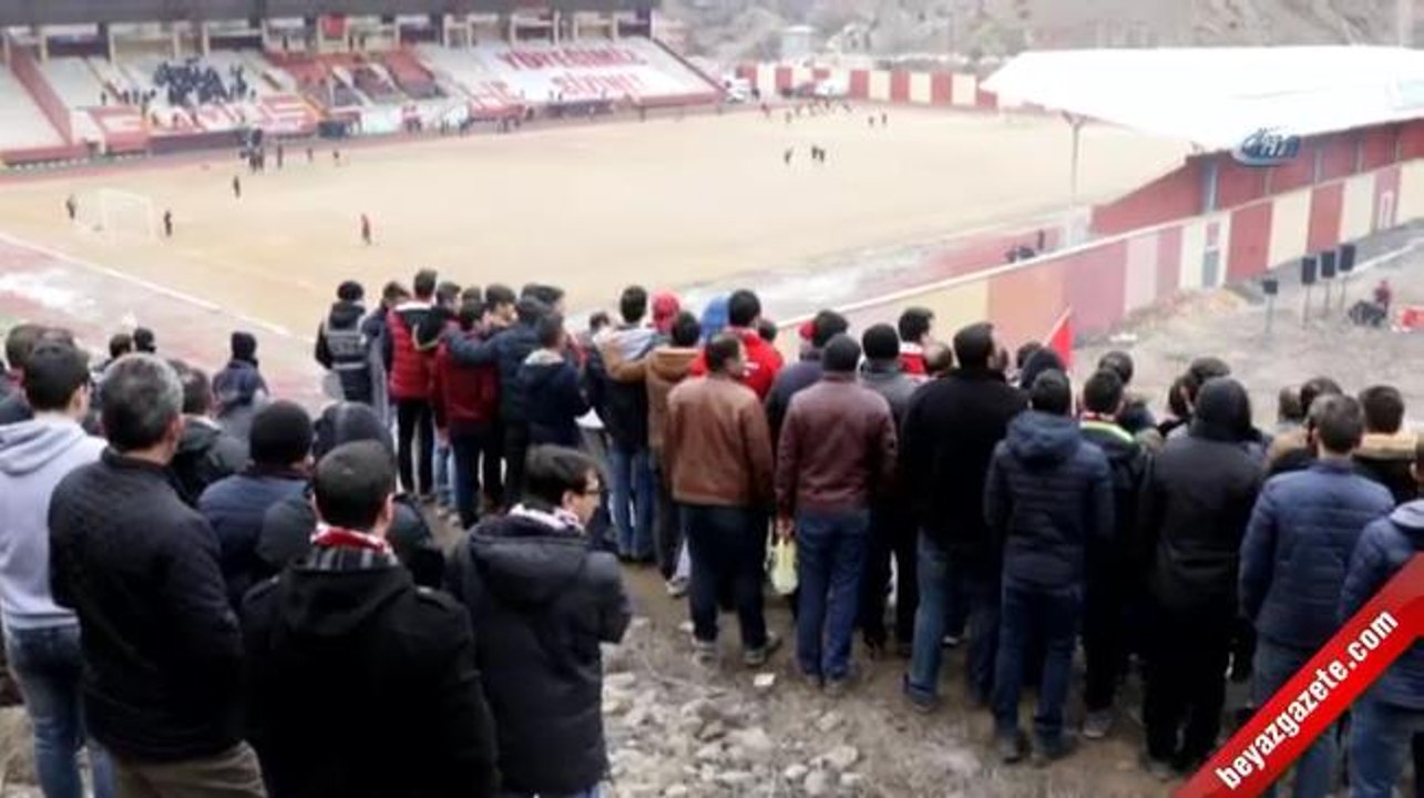 Gümüşhanespor taraftarları cezayı deldi, dağları tribün yaptı!