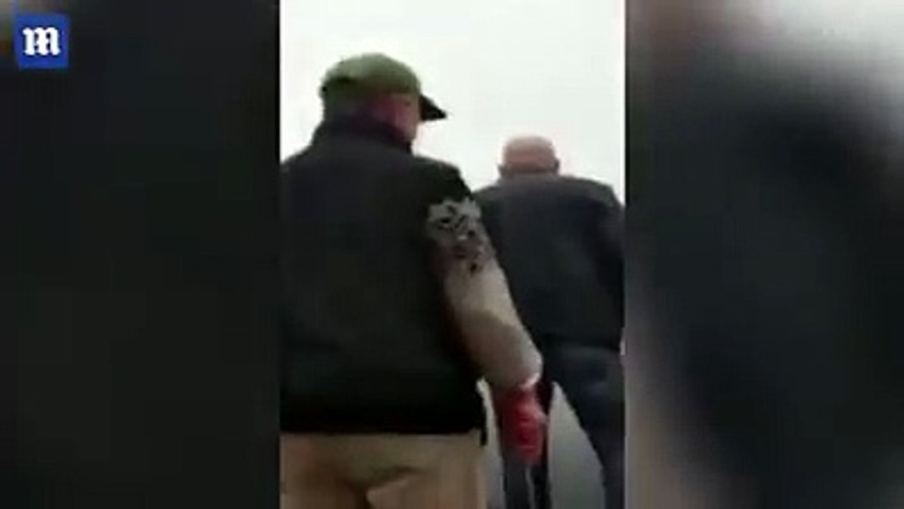 Ye hota hy syasat daan, Turkey k mayor ny apni jaan per khail kr doobti orat ki jaan bachai