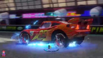 CARS 2 : Francesco y Rayo McQueen Disney Pixar Raza Juego Un SuperheroSchool