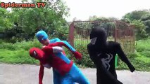 Spiderman vs Venom vs Frozen Elsa gunfight, Anna Joker Captain Fun Superheroes in real lif