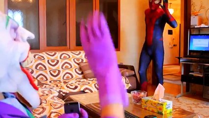 Download Video: Ugly Frozen Elsa loses tooth w/ Spiderman vs Pink Spidergirl vs Maleficent & joker! Funny Superhero