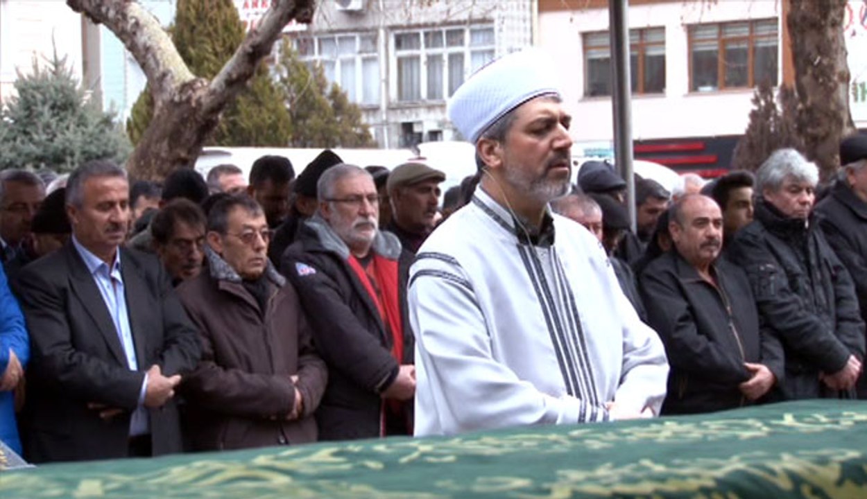 MEMİCİ KIZILKAYA ABLASINI HAKKA UĞURLADI