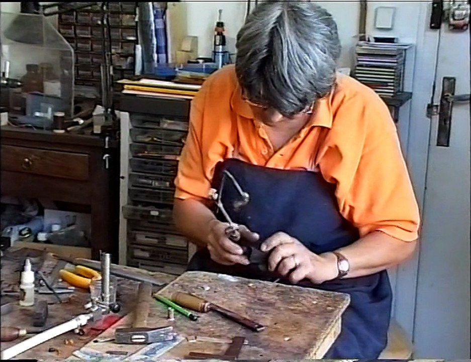 Fabrication d'un archet (Lutherie - Métier d'Art et de Tradition)